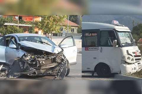 Hat minibüsü ile otomobil çarpıştı: 2 yaralı