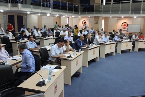 Sokak arasında kurbanlık tartışıldı