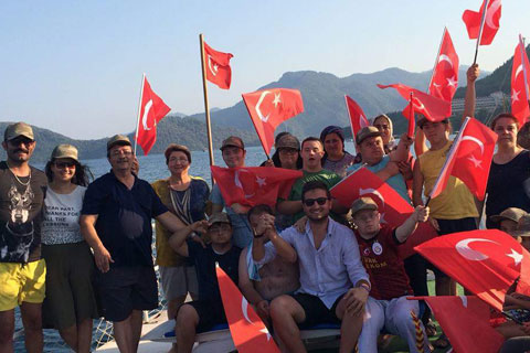 Downlu çocuklardan protesto