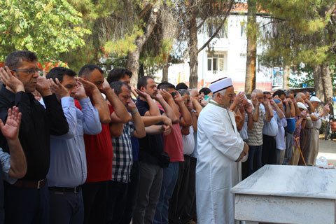 Şehitler için gıyabi cenaze namazı