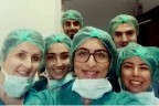 Tıp öğrencilerinden ameliyat selfisi