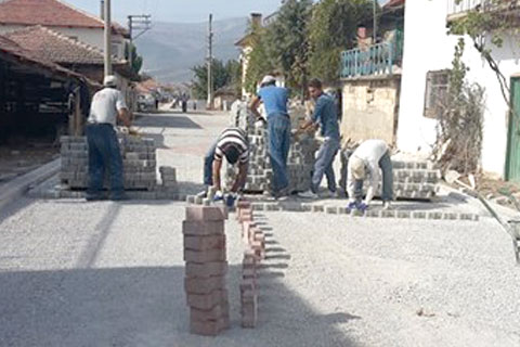 Acıpayam’da yol çalışması