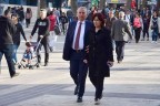Başkan ve eşinin yürüyüş keyfi