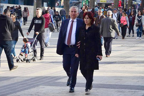 Başkan ve eşinin yürüyüş keyfi