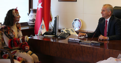 buyuksehir_tiyatro_kedicik_üniversite_kazandi_ic1