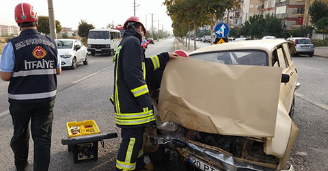 denizli-adalet-mahallesi-4-ogrenci-6-yarali-trafik-kazasi-ic