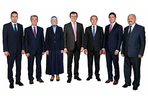 AK Parti adaylarından ‘istikrar için oy kullanın’ çağrısı