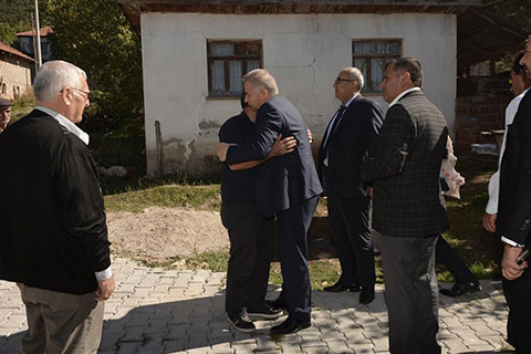 Başkan Zolan, terör kurbanının ailesine taziye ziyareti yaptı