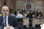 Gürlesin muhalefeti tehdit etti