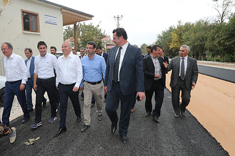 Tavas Bağlar Yolu sıcak asfaltla kaplanıyor