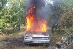 Honaz’da otomobil alevlere teslim oldu