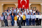 Meclisleri yok ama toplanmaya devam ediyorlar