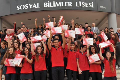 Okullarda 8.014 tablet dağıtıldı
