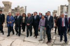 Bakan Topçu’dan Laodikya’ya övgü