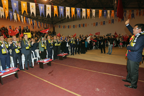 Ak Parti’den bakanlı, vekilli teşekkür turları