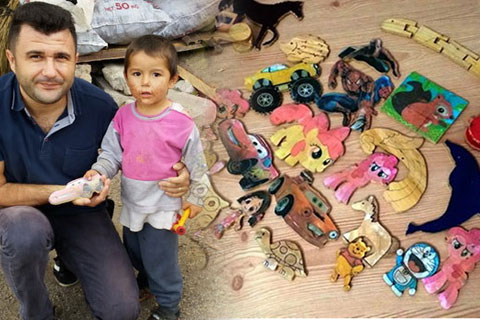 Denizlili çocuklara oyuncaklar Ormancı Amca’dan