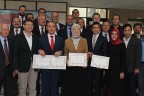 AK Partili milletvekilleri mazbatalarını aldı