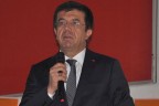 Bakan Zeybekci anayasayı gecekonduya benzetti