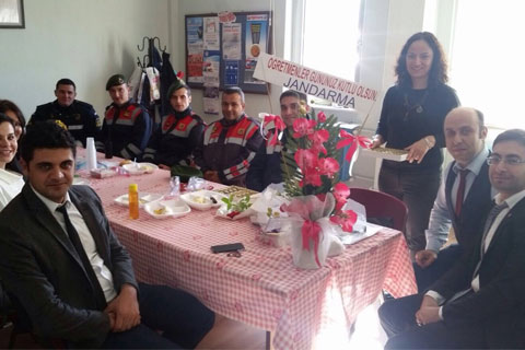 Jandarmadan öğretmenlere ziyaret
