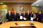 Yatağa bağımlı hastalara yatak ve tekerlekli sandalye desteği