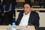Devamsız üye bir saat daha istedi