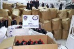 Polisten kaçak içki ve sigara operasyonu