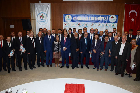 Pamukkale Belediyesi’nden okul müdürlerine yemek