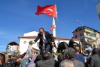 Ücretsiz ceviz fidanları kapışıldı