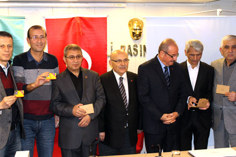 5 gazeteciye sürekli basın kartı