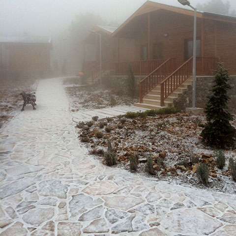 Bağbaşı Yaylası beyaza büründü
