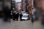 Otomobil altyapı çukuruna gömüldü