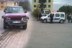2 araç çarpıştı, LPG deposu yola fırladı