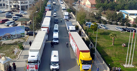 denizli-buyuksehir-belediyesi-bayirbucak-turmenlerine-yardim-ulasti-ic-2