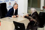 Zolan halkı dinliyor