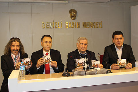 Dr. Özçelik’ten şiir albümü
