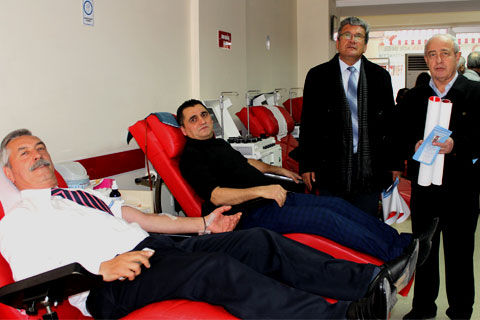 Muhtarlara yaş engeli