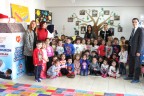 Miniklerden alkışlanacak davranış