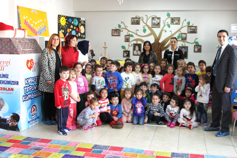Miniklerden alkışlanacak davranış