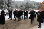 Bakanlar ve Başkan Zolan yaylada kartopu oynadı
