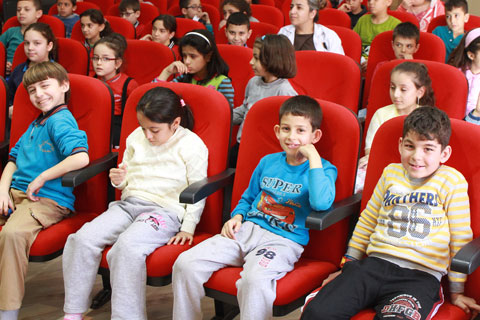 Minikler şair ve yazarlarla buluşuyor