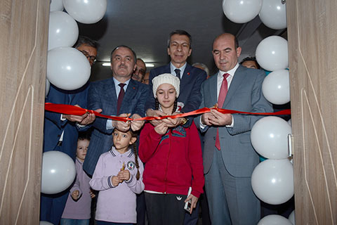 Pamukkale’de okullara her yıl 10 konferans salonu