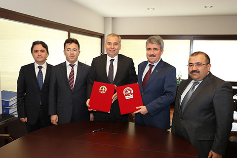 82 kavşağı entegre hale getirecek imzalar atıldı