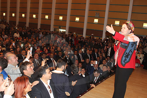 MHP’de muhalefetin gövde gösterisi