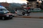 Otomobil takla attı sürücüsü yaralı