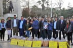 CHP’liler ekmek dağıtarak Berkin’i andı