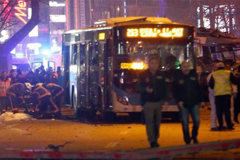 Teröre lanet yağıyor