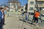 Çivril’de parklara vakumlu beton