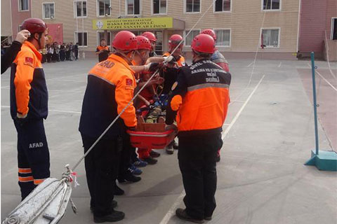 Lisede tatbikat gerçeğini aratmadı