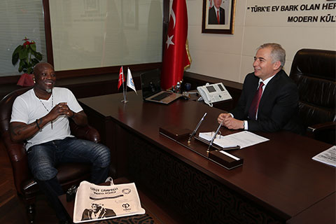 ABD’li ressam Campbell’dan Zolan’a ziyaret