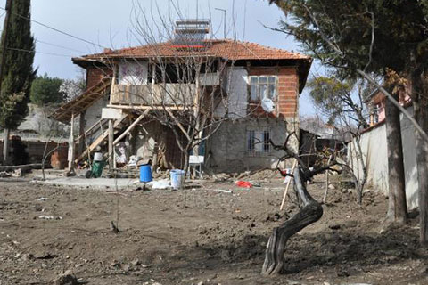 Serinhisar’da çuval içinde iki ceset bulundu